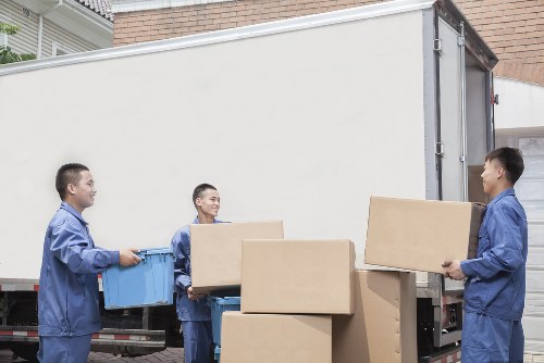 Local removals team managing access and loading for a Teddington flat move