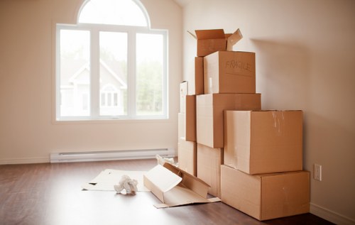 Flexible local van transport for furniture and boxes in Teddington